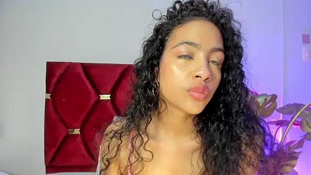 Snapshot of AntonellaHall_ chatting on 10/11/25, 12:36 AntonellaHall online show from 10/11/25, 12:36