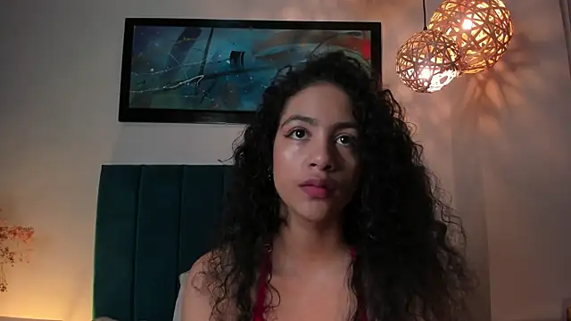 Snapshot of AntonellaHall_ chatting on 11/05/25, 12:05 AntonellaHall online show from 11/05/25, 12:05