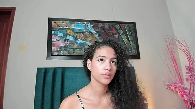 Snapshot of AntonellaHall_ chatting on 12/05/25, 12:03 AntonellaHall online show from 12/05/25, 12:03