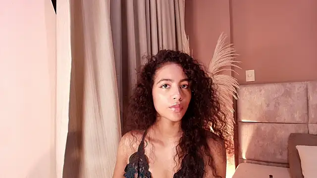 AntonellaHall  online show from 03/04/26, 06:36