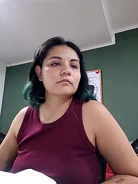 gigiqueen 18 online show from 03/19/26, 02:43