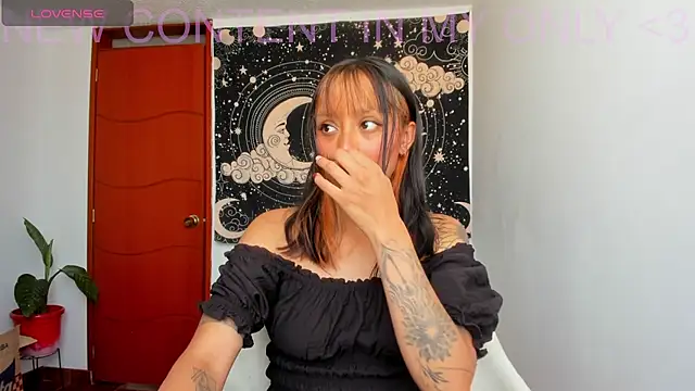 Snapshot of Demeter__ chatting on 07/06/26, 07:27 Demeter online show from 07/06/26, 07:27