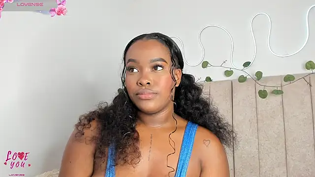 Snapshot of Kaseydelvey chatting on 09/19/25, 09:26 Kaseydelvey online show from 09/19/25, 09:26