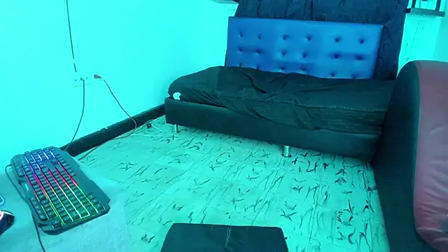 Snapshot of Camila_TransGirl chatting on 03/20/25, 04:07 Camila TransGirl online show from 03/20/25, 04:07