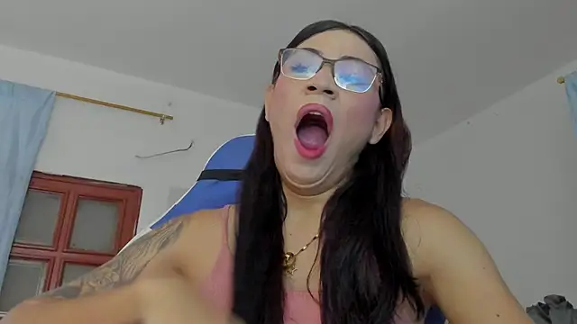 Snapshot of Camila_TransGirl chatting on 11/27/25, 04:09 Camila TransGirl online show from 11/27/25, 04:09