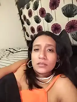 Snapshot of cami_victoria chatting on 12/06/24, 09:02 cami victoria online show from 12/06/24, 09:02