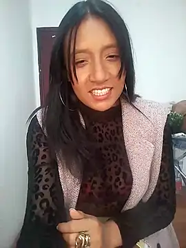 Snapshot of cami_victoria chatting on 09/24/25, 03:37 cami victoria online show from 09/24/25, 03:37