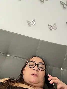 AntonellaAlondra4 online show from 05/19/26, 02:23