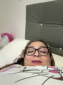 AntonellaAlondra4 online show from 06/02/26, 04:36