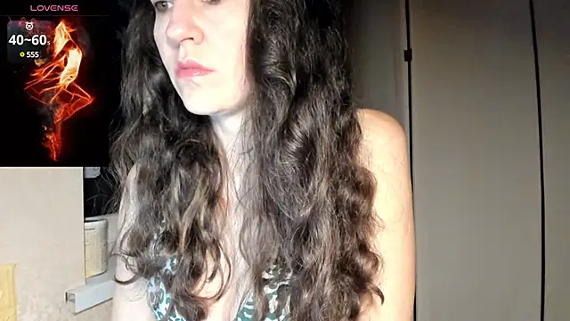 Snapshot of Found_Me chatting on 12/13/24, 01:37 Found Me online show from 12/13/24, 01:37