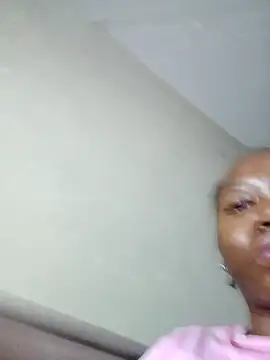 Snapshot of slimcate91 chatting on 09/12/25, 12:44 slimcate91 online show from 09/12/25, 12:44