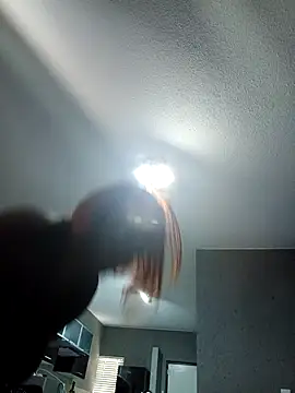 Snapshot of slimcate91 chatting on 10/24/25, 08:11 slimcate91 online show from 10/24/25, 08:11