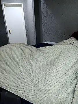 Snapshot of slimcate91 chatting on 11/29/25, 09:40 slimcate91 online show from 11/29/25, 09:40