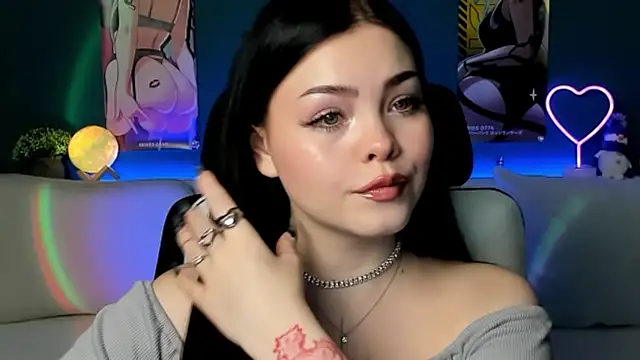 Snapshot of AkiraKatsu chatting on 12/16/24, 09:03 AkiraKatsu online show from 12/16/24, 09:03