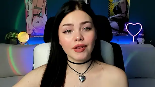 Snapshot of AkiraKatsu chatting on 12/17/24, 10:22 AkiraKatsu online show from 12/17/24, 10:22