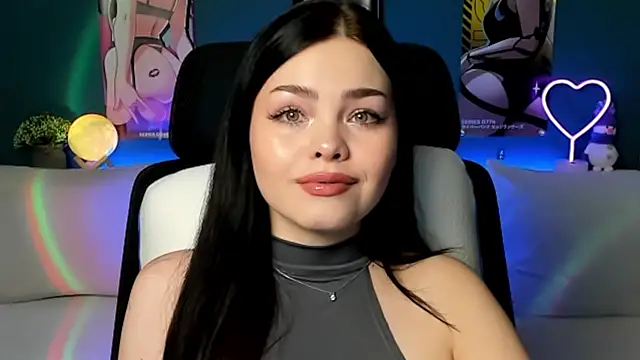 Snapshot of AkiraKatsu chatting on 12/20/24, 12:16 AkiraKatsu online show from 12/20/24, 12:16