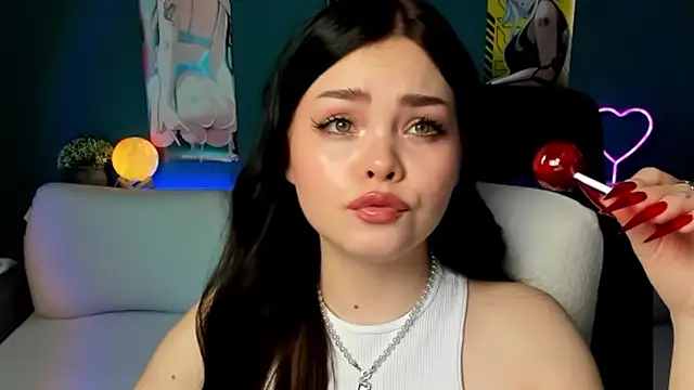 Snapshot of AkiraKatsu chatting on 01/13/25, 08:04 AkiraKatsu online show from 01/13/25, 08:04