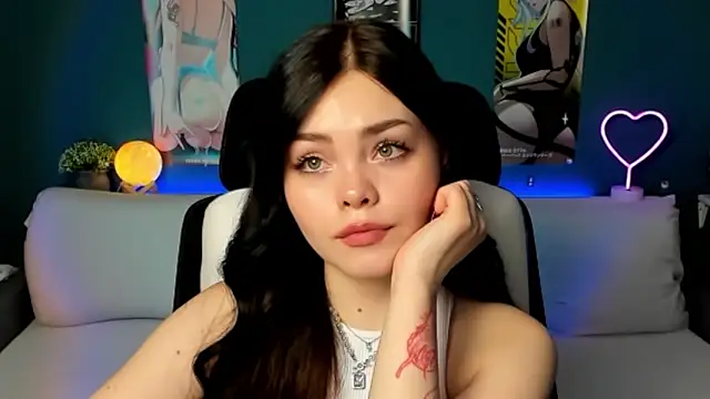 Snapshot of AkiraKatsu chatting on 01/17/25, 10:11 AkiraKatsu online show from 01/17/25, 10:11