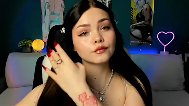 Snapshot of AkiraKatsu chatting on 01/21/25, 02:15 AkiraKatsu online show from 01/21/25, 02:15