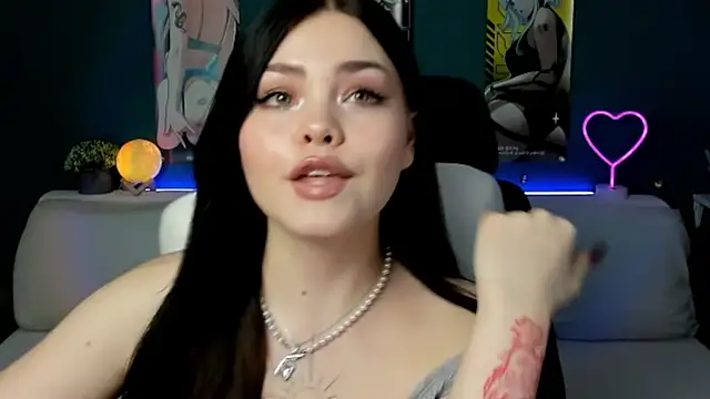 Snapshot of AkiraKatsu chatting on 01/29/25, 08:14 AkiraKatsu online show from 01/29/25, 08:14