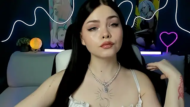 Snapshot of AkiraKatsu chatting on 02/02/25, 01:30 AkiraKatsu online show from 02/02/25, 01:30