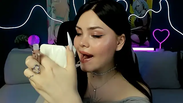 Snapshot of AkiraKatsu chatting on 02/06/25, 08:34 AkiraKatsu online show from 02/06/25, 08:34