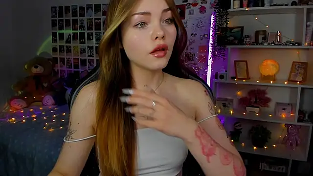 AkiraKatsu online show from 10/13/25, 10:59