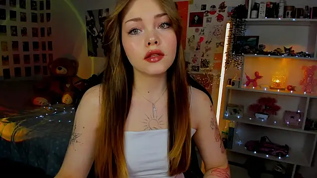 Snapshot of AkiraKatsu chatting on 12/21/25, 11:06 AkiraKatsu online show from 12/21/25, 11:06