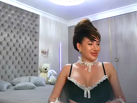 Snapshot of TianaPosh chatting on 02/20/25, 02:40 TianaPosh online show from 02/20/25, 02:40