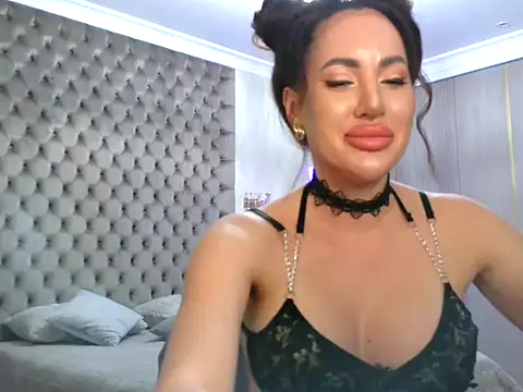 Snapshot of TianaPosh chatting on 03/20/25, 09:02 TianaPosh online show from 03/20/25, 09:02