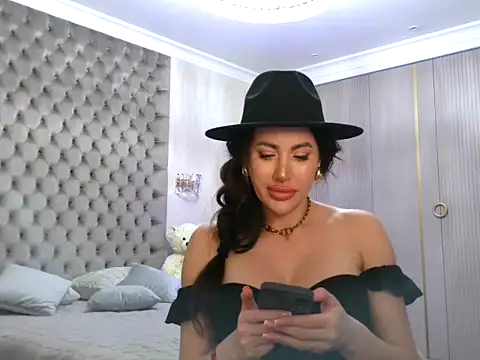 Snapshot of TianaPosh chatting on 03/22/25, 03:09 TianaPosh online show from 03/22/25, 03:09