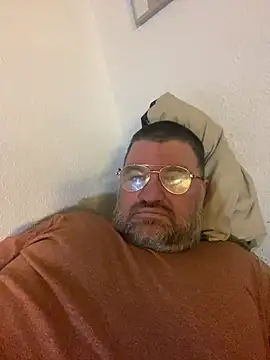 Snapshot of thetobmaster200 chatting on 12/10/24, 04:17 thetobmaster200 online show from 12/10/24, 04:17