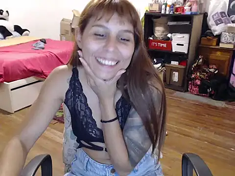 bunnylolaa4 online show from 02/10/25, 01:03