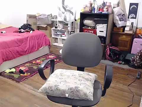 bunnylolaa4 online show from 02/16/25, 09:26