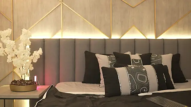 miia blake online show from 02/22/25, 01:33