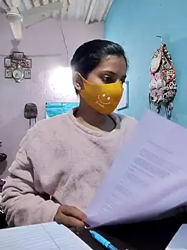 Snapshot of Kashish_SC chatting on 12/23/24, 01:40 Kashish SC online show from 12/23/24, 01:40