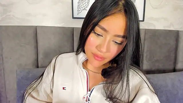 nicolle pierce online show from 12/18/25, 11:33