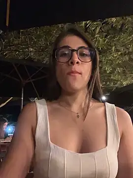 Snapshot of MariaIsabella8 chatting on 10/11/25, 12:21 MariaIsabella8 online show from 10/11/25, 12:21