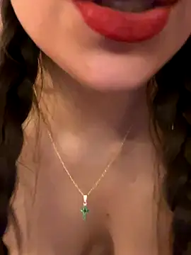 Snapshot of MariaIsabella8 chatting on 10/25/25, 01:02 MariaIsabella8 online show from 10/25/25, 01:02