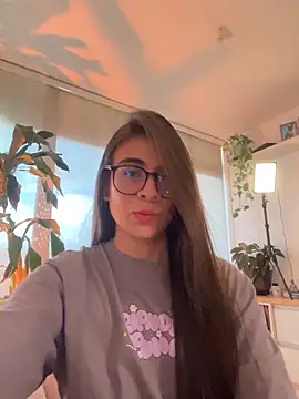 MariaIsabella8 online show from 04/15/26, 08:31