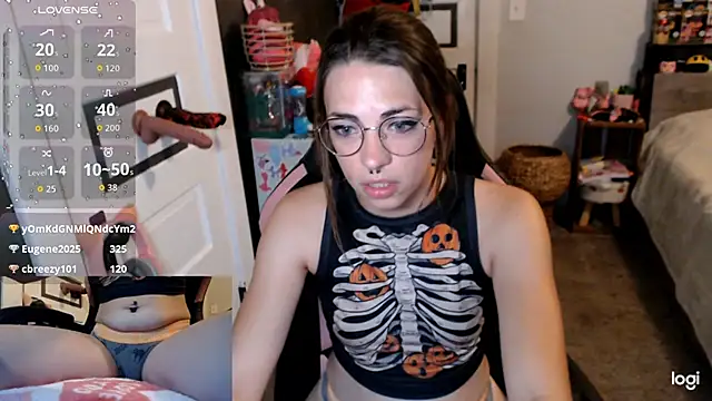 KSwonderland6 online show from 10/31/25, 01:45