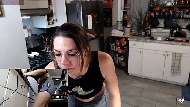 KSwonderland6 online show from 02/09/26, 07:23