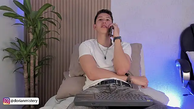 Dorianmistery2322  online show from 09/28/25, 11:54