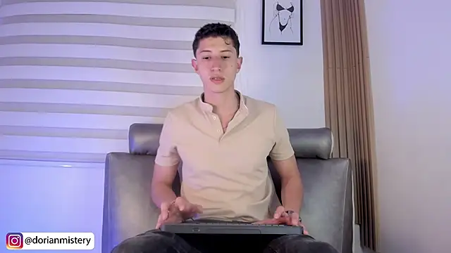 Dorianmistery2322  online show from 03/06/26, 12:07