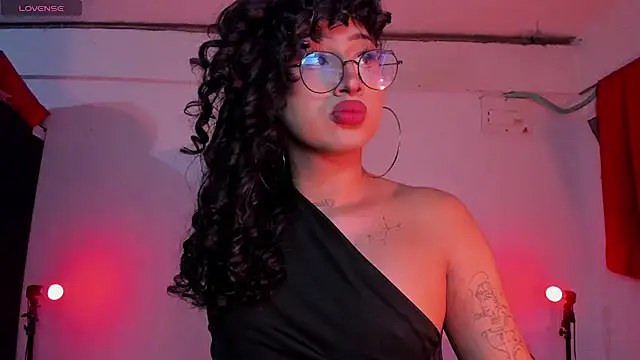 Snapshot of Heka_Prudence chatting on 07/19/26, 05:11 Heka Prudence online show from 07/19/26, 05:11