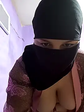 Snapshot of Sirinsx chatting on 03/13/25, 02:16 Sirinsx online show from 03/13/25, 02:16