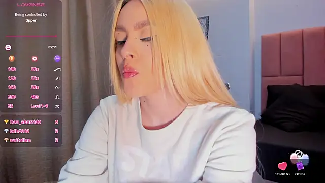 miacarperr1 online show from 04/21/26, 02:04