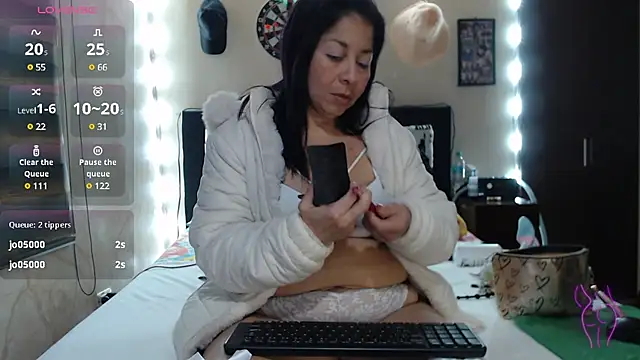 Rachell 111 online show from 01/29/25, 11:51