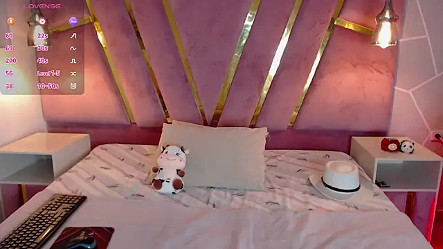 Snapshot of Nina_Harper chatting on 12/10/24, 12:16 Nina Harper online show from 12/10/24, 12:16