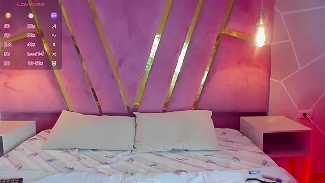 Snapshot of Nina_Harper chatting on 12/13/24, 12:39 Nina Harper online show from 12/13/24, 12:39